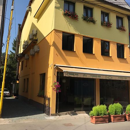 Heartland City B&B توزلا المظهر الخارجي الصورة