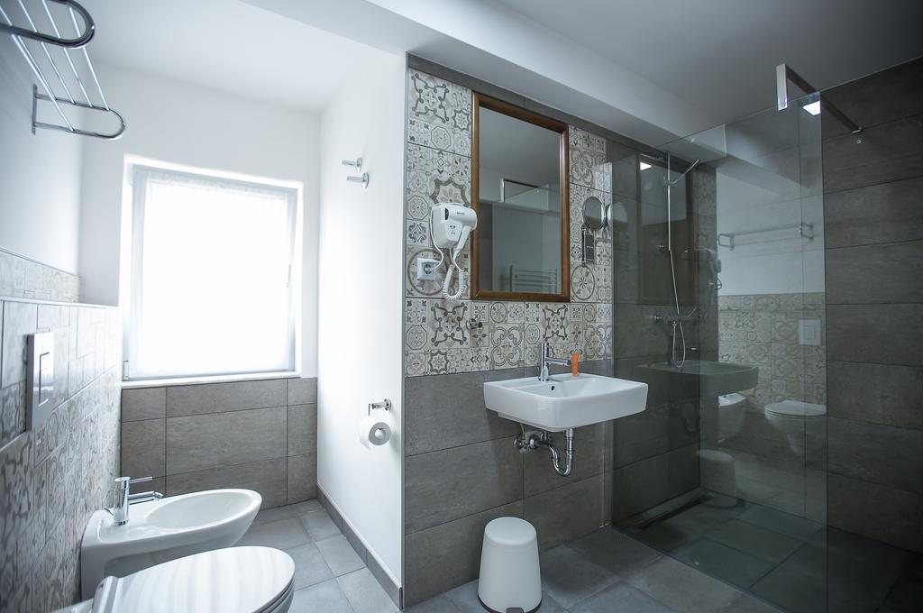 Heartland City B&B توزلا المظهر الخارجي الصورة