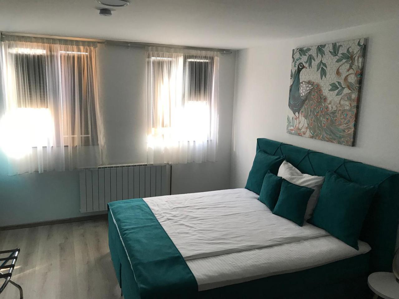 Heartland City B&B توزلا المظهر الخارجي الصورة