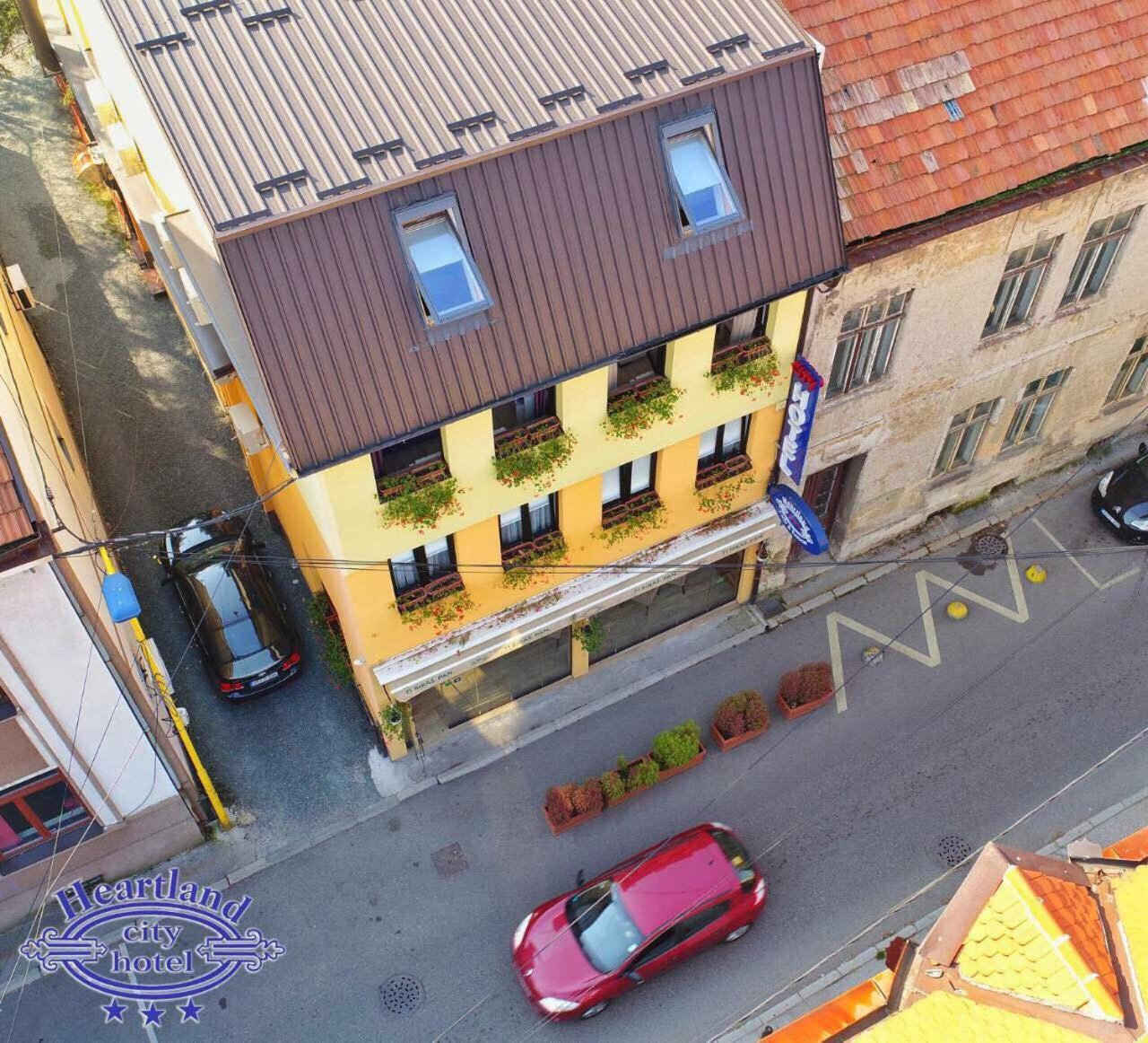Heartland City B&B توزلا المظهر الخارجي الصورة
